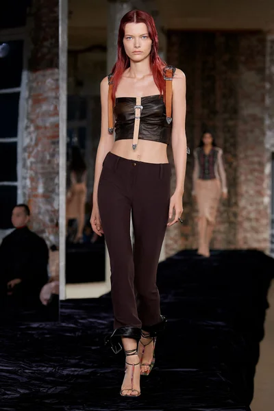 Look 14